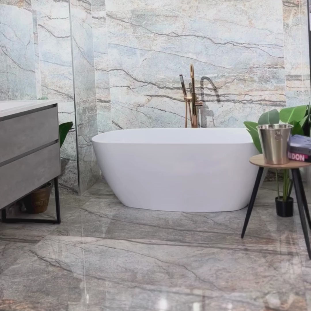 Amor Polished White Freestanding Bathtub
